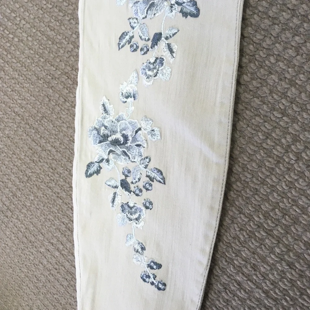 Women's Light Gray Floral Jeans
